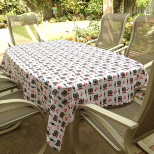 M09. Polyester 100% – Kit-Cat Bordsduk – Tillverkad i USA